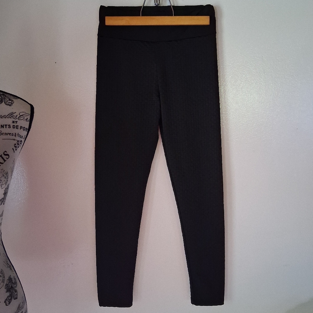 Black Textured Leggings